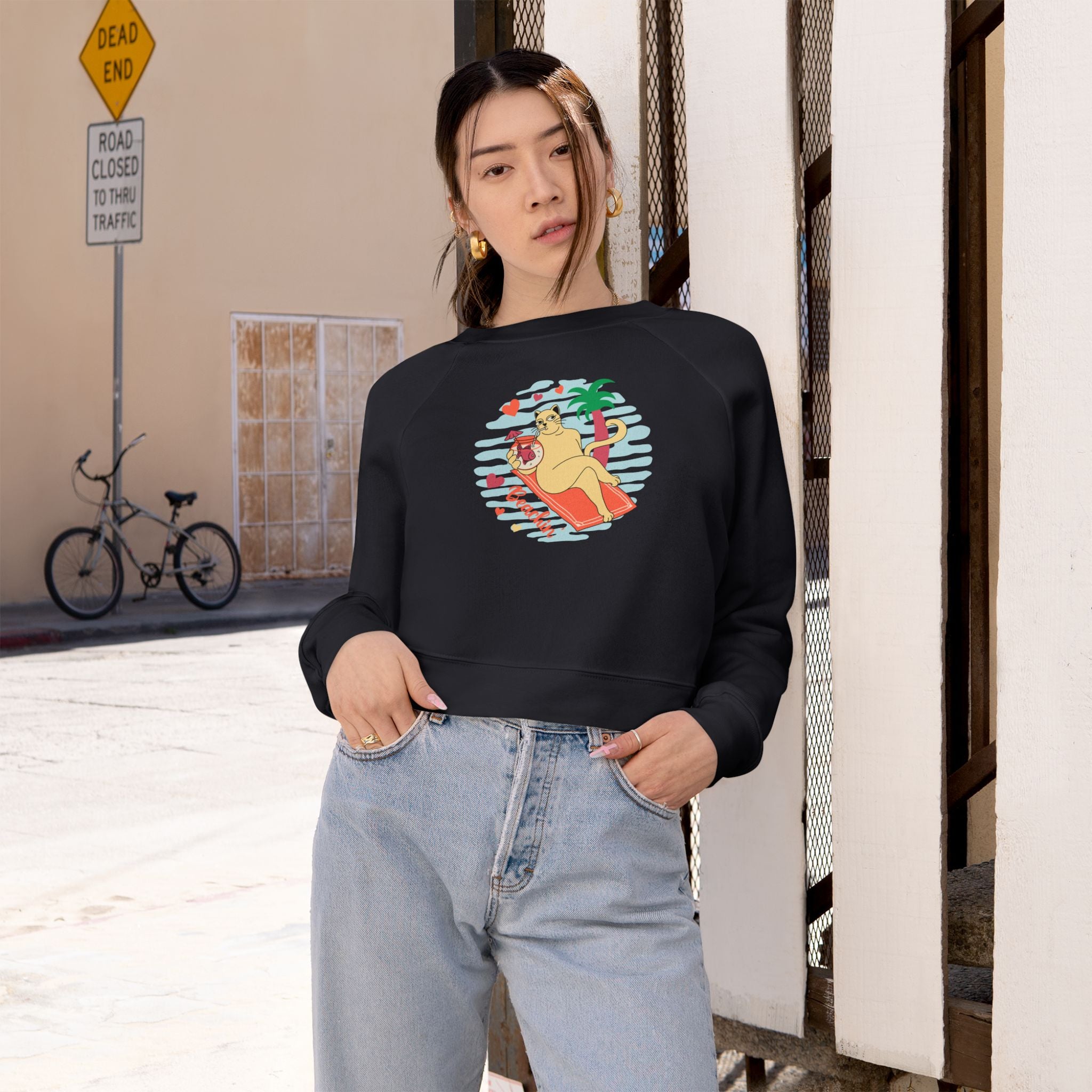 Beachin' Cat Graphic Cropped Sweatshirt